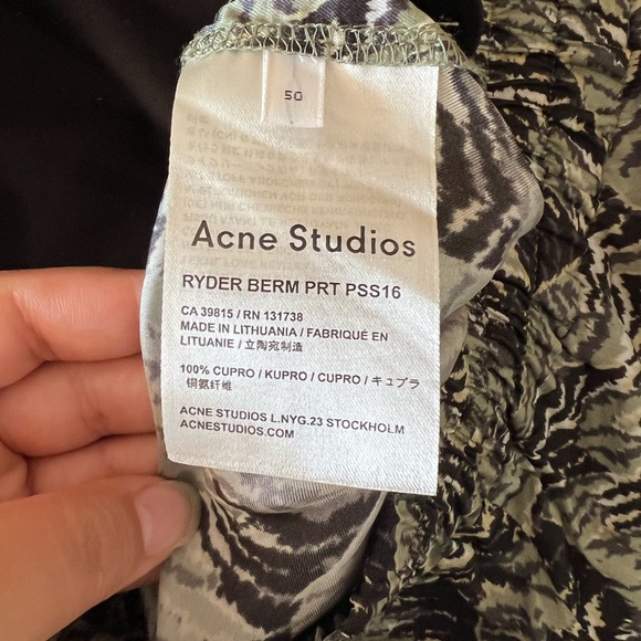 Acne Studios - RYDER BERM PRT PSS16 cupro patterned shorts - Picture 4 of 7